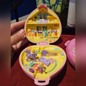 Vintage 1994 complete Polly pocket perfect playroom babysitting Collection